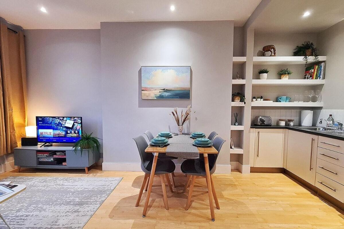 1-Bed Apartment, Close To Kensington Olympia With Free Wi-Fi & Netflix London Ngoại thất bức ảnh