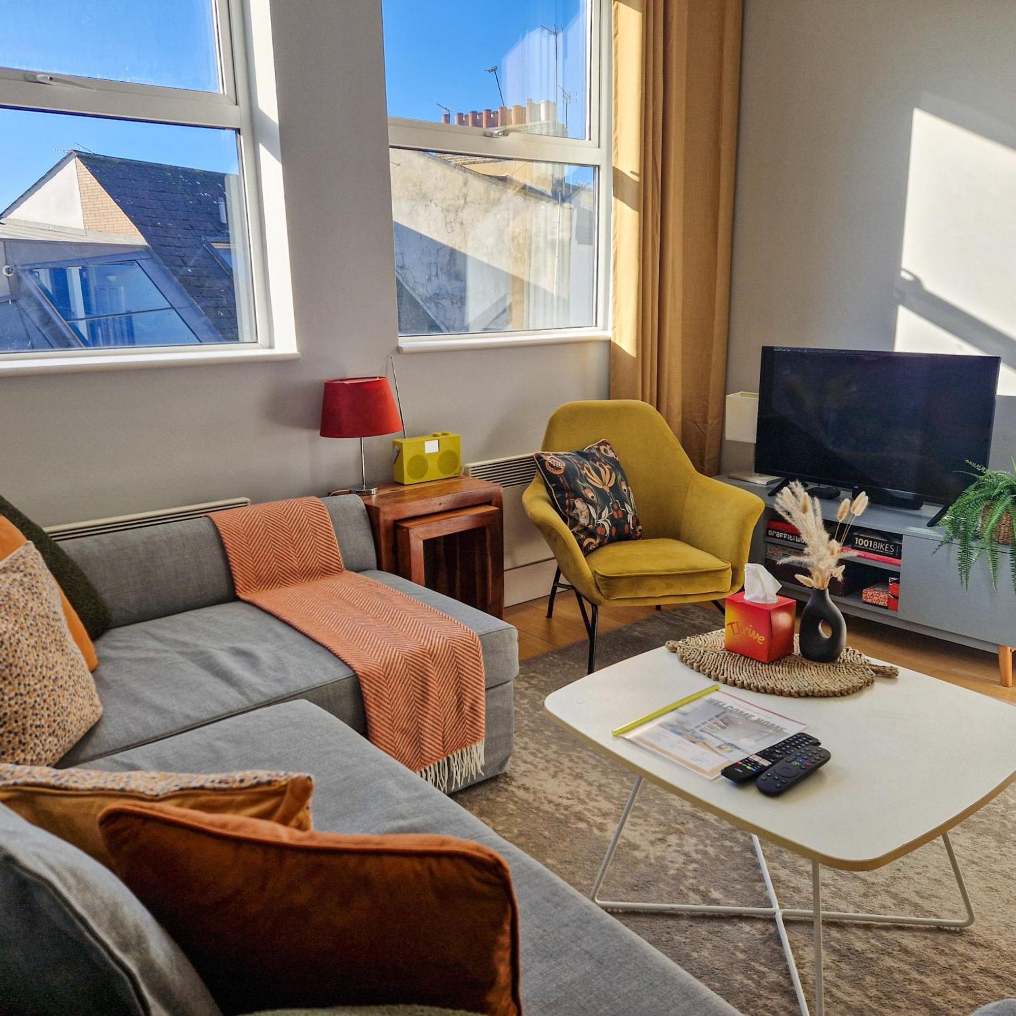 1-Bed Apartment, Close To Kensington Olympia With Free Wi-Fi & Netflix London Ngoại thất bức ảnh